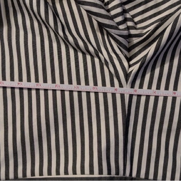 NWT Express black and white stripes short size 4 - Picture 6 of 8